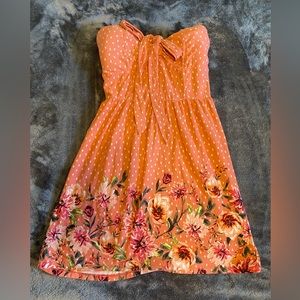 Medium no Boundries strapless dress